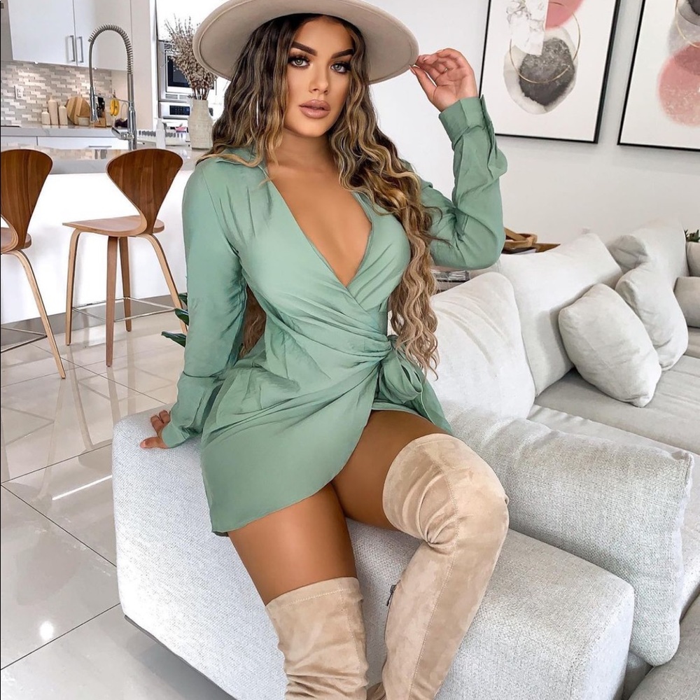 Fall in love mini dress 💋